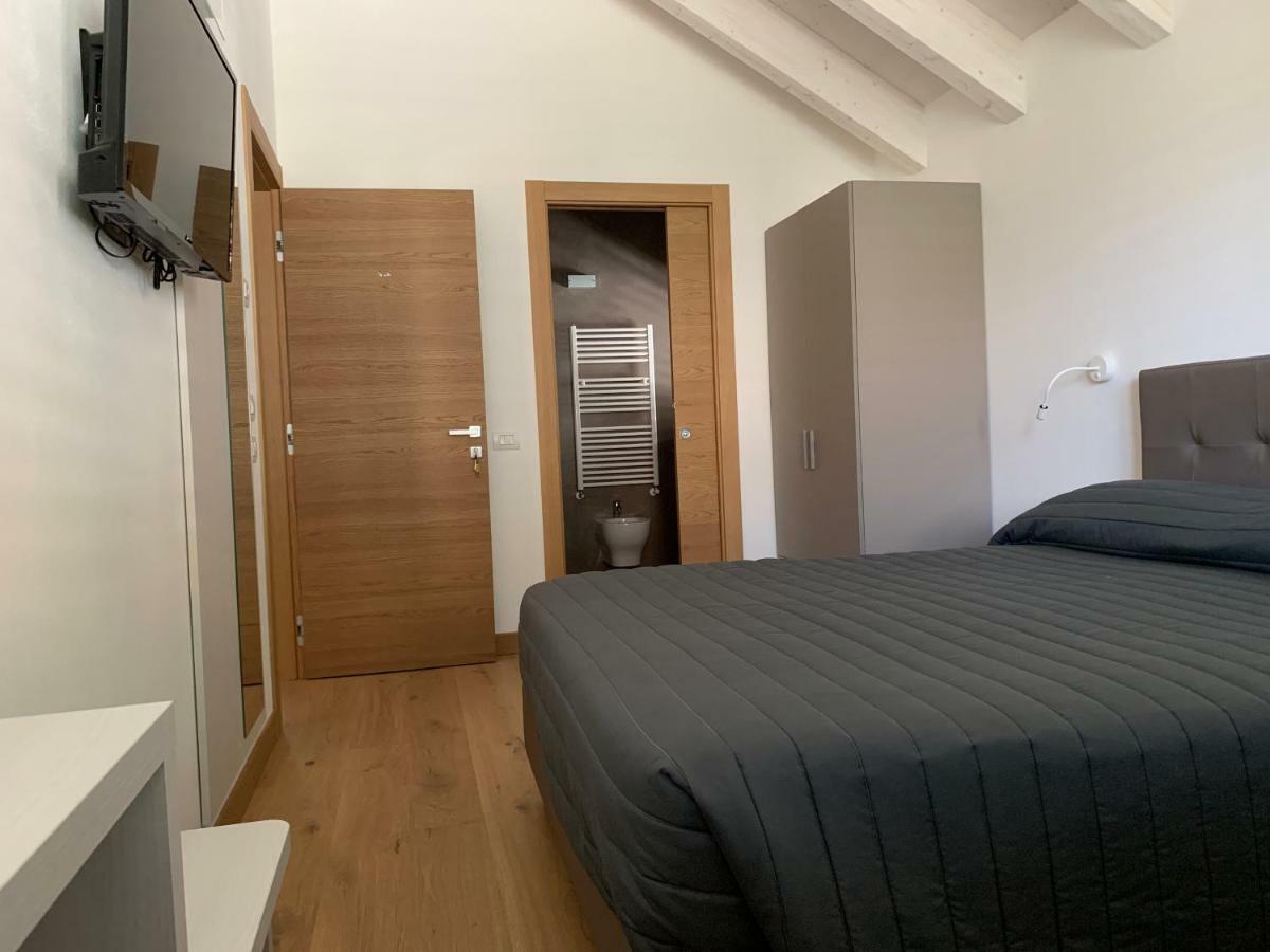Italo-svizzero Guest house